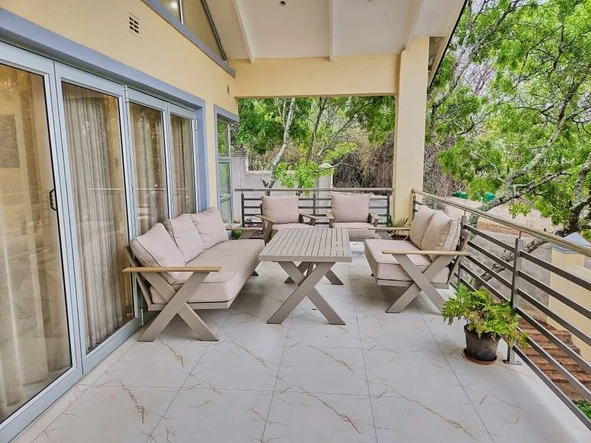 3 Bedroom Flat & Apartment