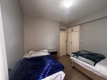 2 Bedroom Flat & Apartment