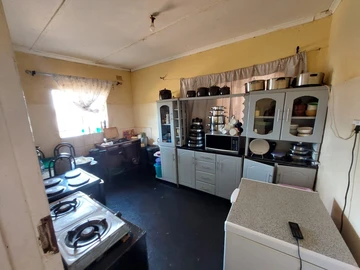 3 Bedroom Flat & Apartment