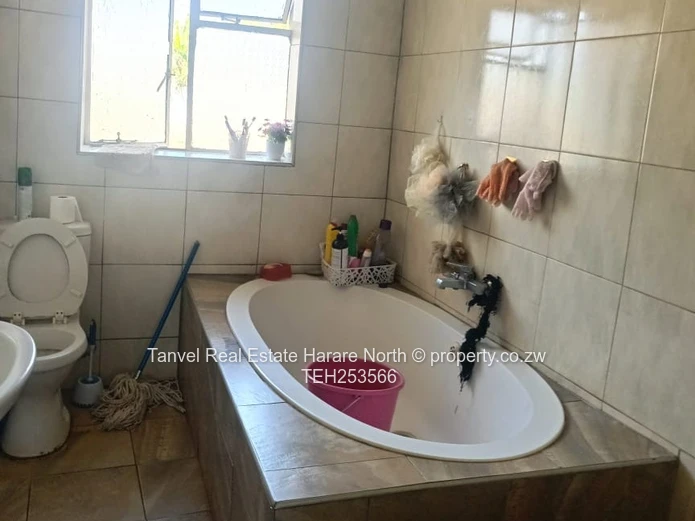 Available for letting is a 2 bedroomed apartment, with an ensuite, combined toilet and bathroom, an 
