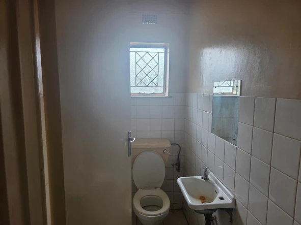 2 Bedroom Flat & Apartment