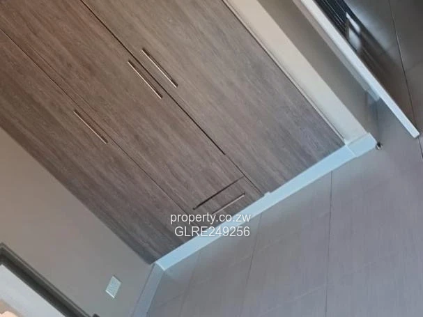 Spacious 4-Bed Vainona Apartment — Modern Kitchen & Borehole