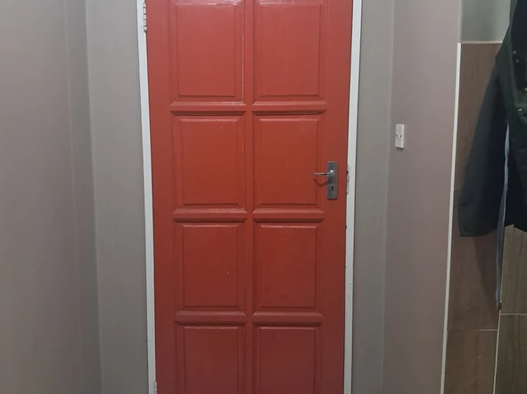 2 Bedroom Flat & Apartment