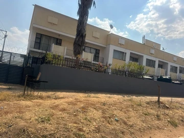 3 Bedroom Flat & Apartment