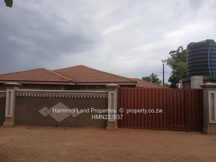 3 bedroomed house for sale in Damofalls Phase 2
