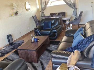 2 Bedroom Flat & Apartment