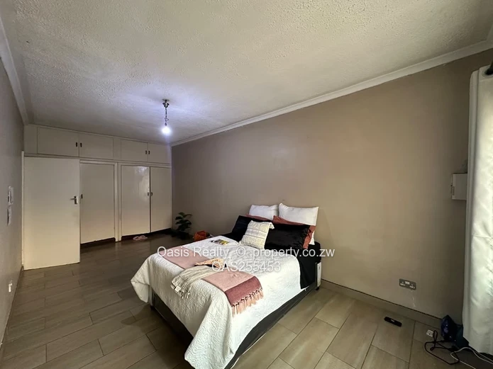 Conveniently Located Flat For Rent