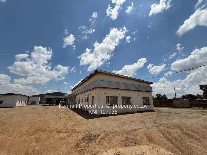 Warehouse with multiple facilities available 