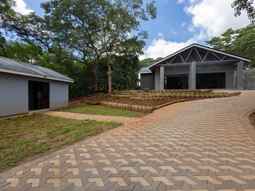 6 Bedroom House