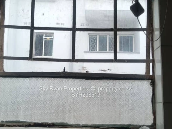 bedsitter in Avenues for sale 