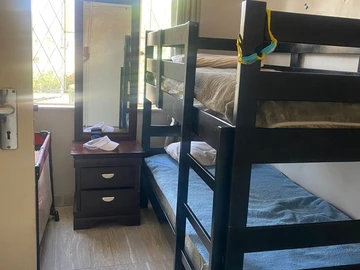 2 Bedroom Flat & Apartment