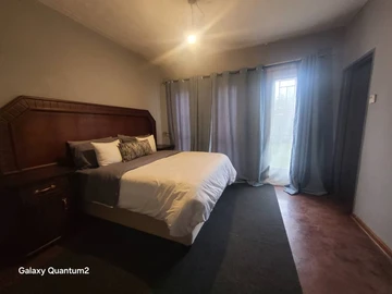 3 Bedroom Flat & Apartment