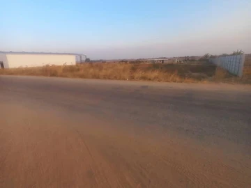 Commercial & Industrial Land