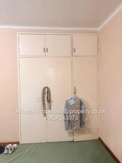 venues 2-Bedroom Duplex Garden Flat – Ideal for Offices or Residential Use (Deeds Available)