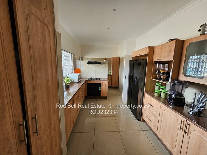 Neat 4-bedroom home close to UZ