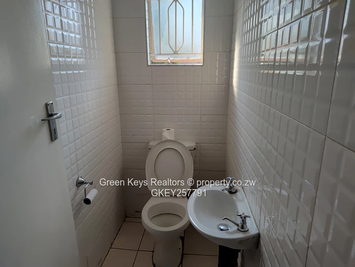 Vacant, mint, 4 beds+ study Tynwald North to rent (Sole Mandate)