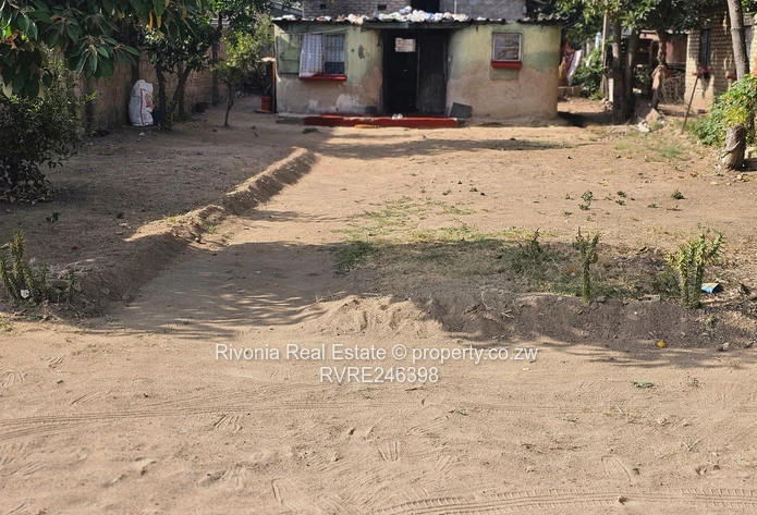 1-Bed Home in Chitungwiza unit M with Big Yard & Good ZESA