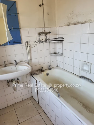 1-Bed Garden Flat in Avenues, Harare CBD — Borehole