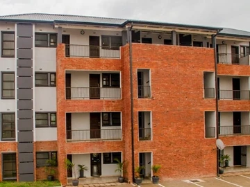 2 Bedroom Flat & Apartment