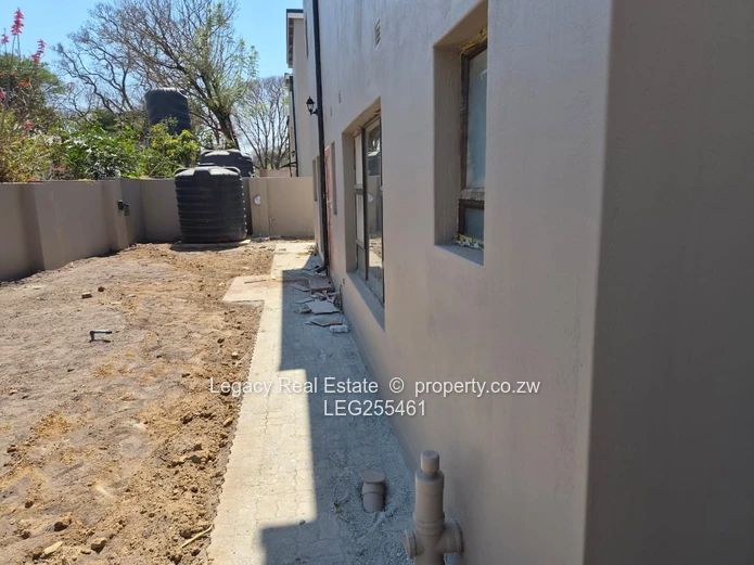 Greendale North: Modern 4-Bed with Double Garage & Borehole