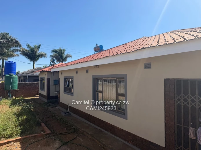 Modern 4BR/3BA Home in Madokero - Borehole & Garage (Sole Mandate)