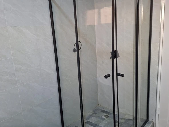 3 Bedroom Flat & Apartment