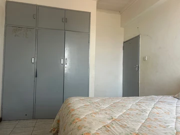 2 Bedroom Flat & Apartment
