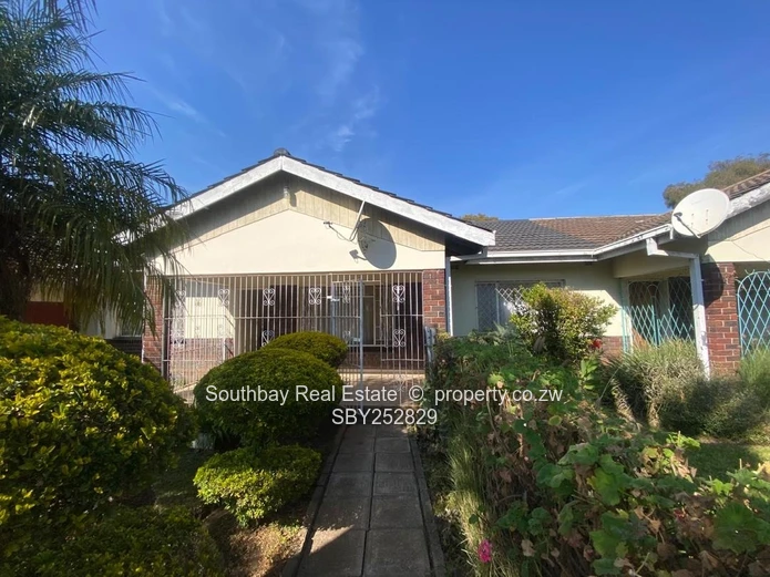 2 Bedroomed Garden Flat To Let
