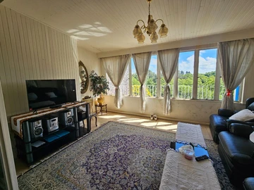 3 Bedroom Flat & Apartment