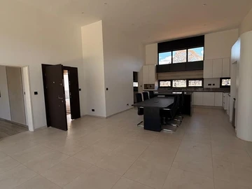 3 Bedroom Garden Flat