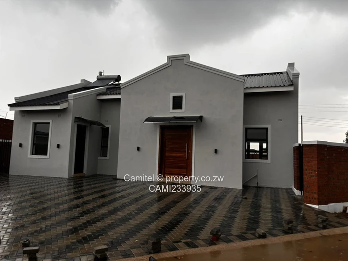 Arlington newly built 3 bed with main ensuite sitting on 580sqm with title clean deed 
