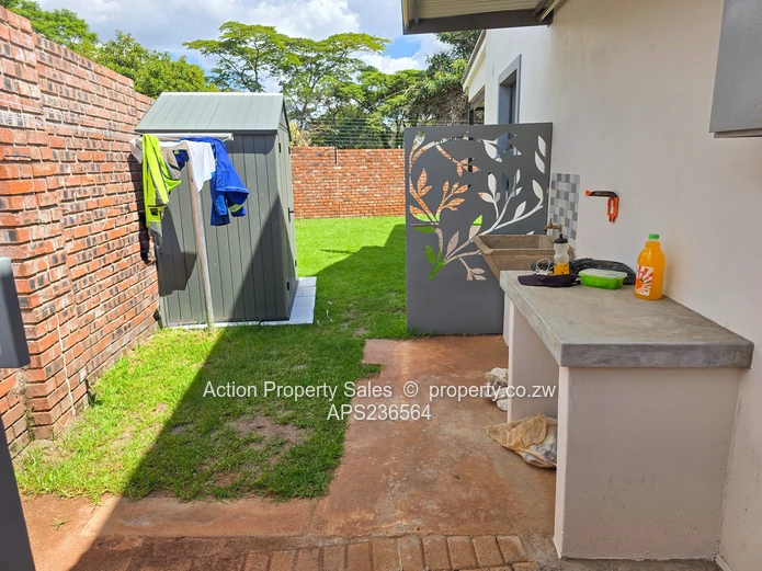 3 Bedroom Townhouse in Highlands - $2,000 plus Levy $300 