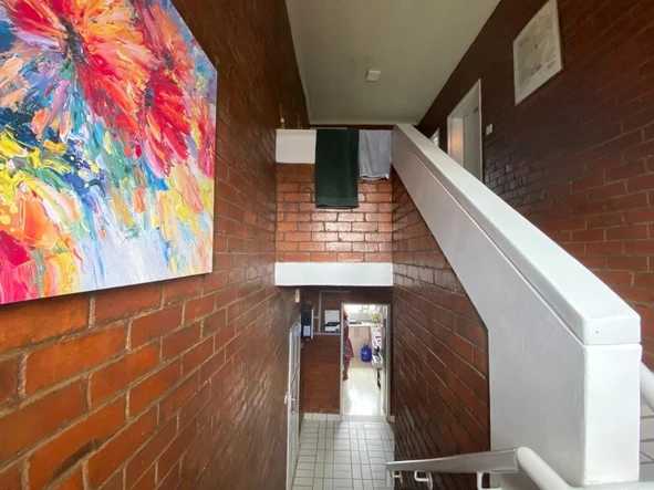 2 Bedroom Flat & Apartment