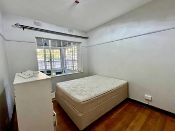 3 Bedroom Flat & Apartment