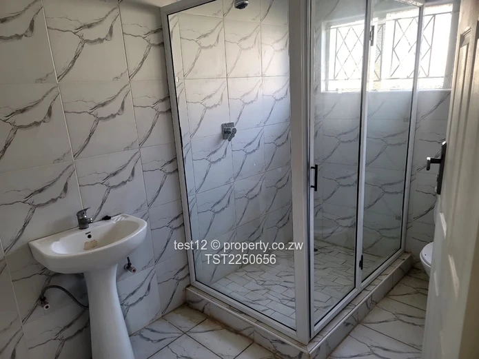 Mufakose house for sale  (Sole Mandate)