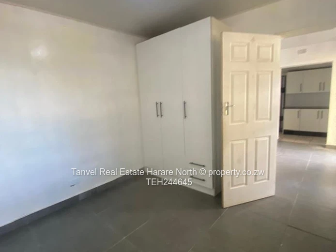 For Sale MABELREIGH SUNRIDGE with Harare Drive Road Frontage $190k  .