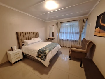 3 Bedroom Flat & Apartment