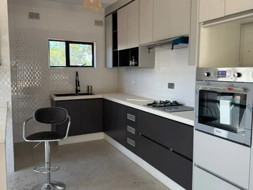 4 Bedroom Flat & Apartment