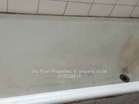 bedsitter in Avenues for sale 