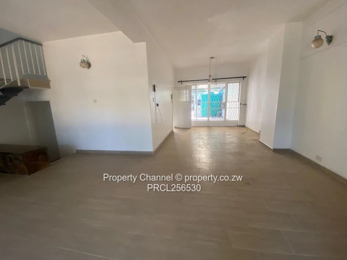 Avondale - Spacious 3-Beds Duplex Garden Flat In a Well Secured Block
