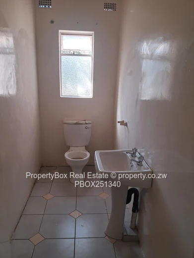 Glen Lorne double storey 6 bed house to rent for immediate occupation!