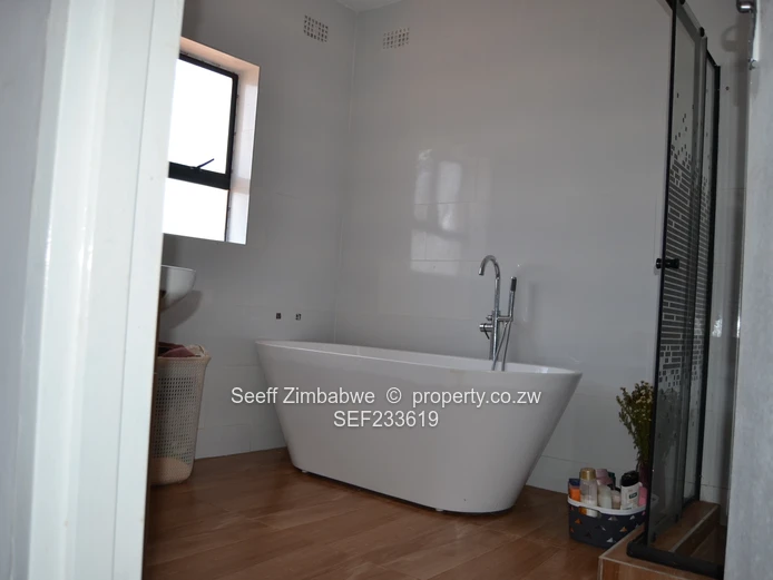 Stunning 5-Bedroomed House In Mtpleasant Heights