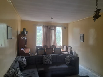 2 Bedroom Flat & Apartment