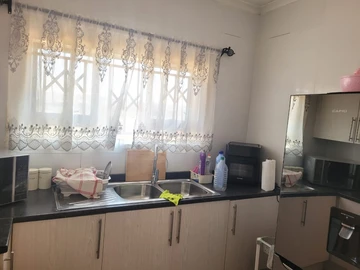 2 Bedroom Flat & Apartment