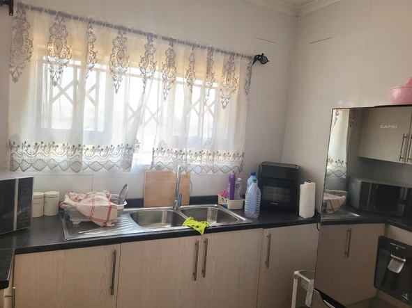 2 Bedroom Flat & Apartment