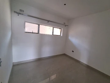 2 Bedroom Flat & Apartment