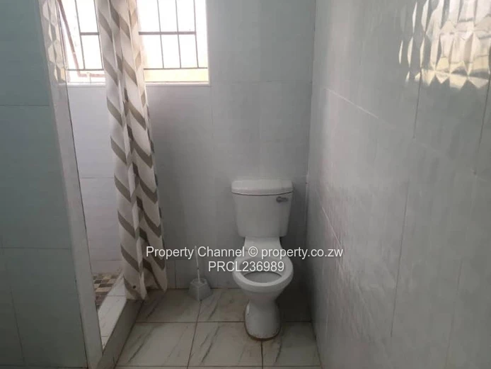 PROPERTY FOR SALE – ONGOING STUDENT ACCOMMODATION BUSINESS Location: Adelaide Park, Gweru