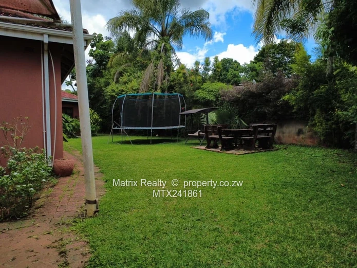 Family Home in Borrowdale Brooke Estate