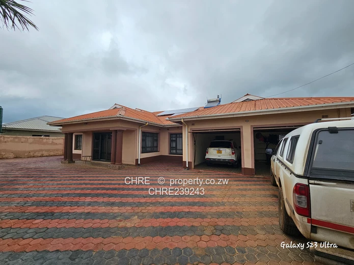 Sandton Phase 2 House For Sale