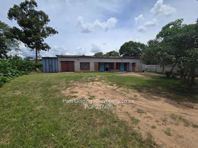  A Vacant Stand With A 4-roomed Cottage (Sole Mandate)